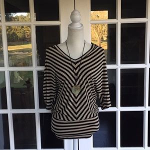 Chevron pattern shirt small